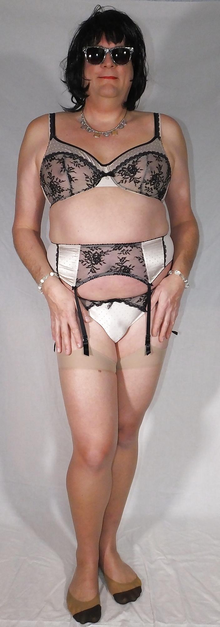 25P Shemale And Crosdresser  Vintage Beige Panty Gossard