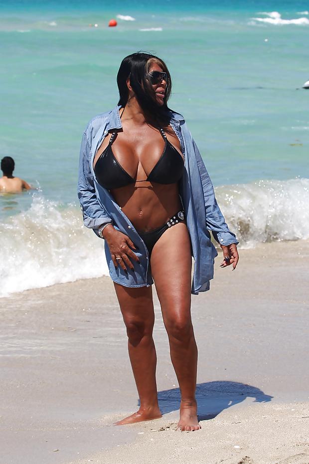 25P Big Ang alias Angela Raiola – Mob Wives MILF