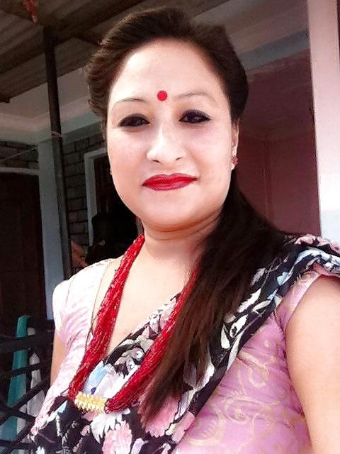 25P Sexy nepali mom (MRS JOSHI)