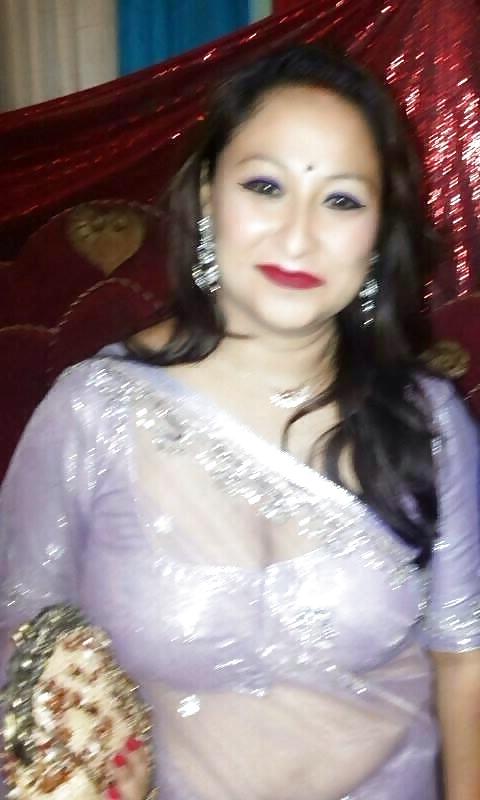25P Sexy nepali mom (MRS JOSHI)