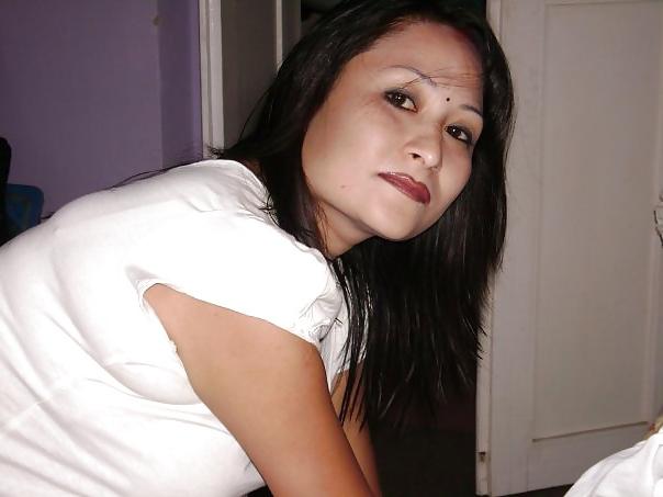 25P Sexy nepali mom (MRS JOSHI)