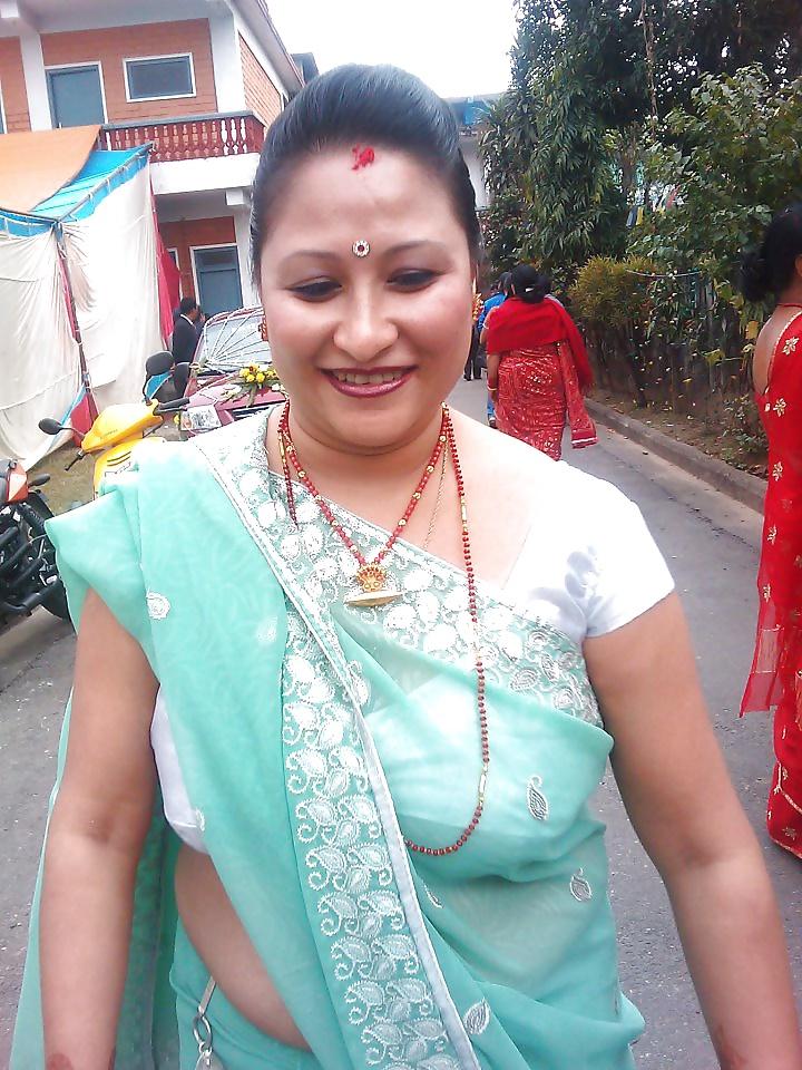 25P Sexy nepali mom (MRS JOSHI)