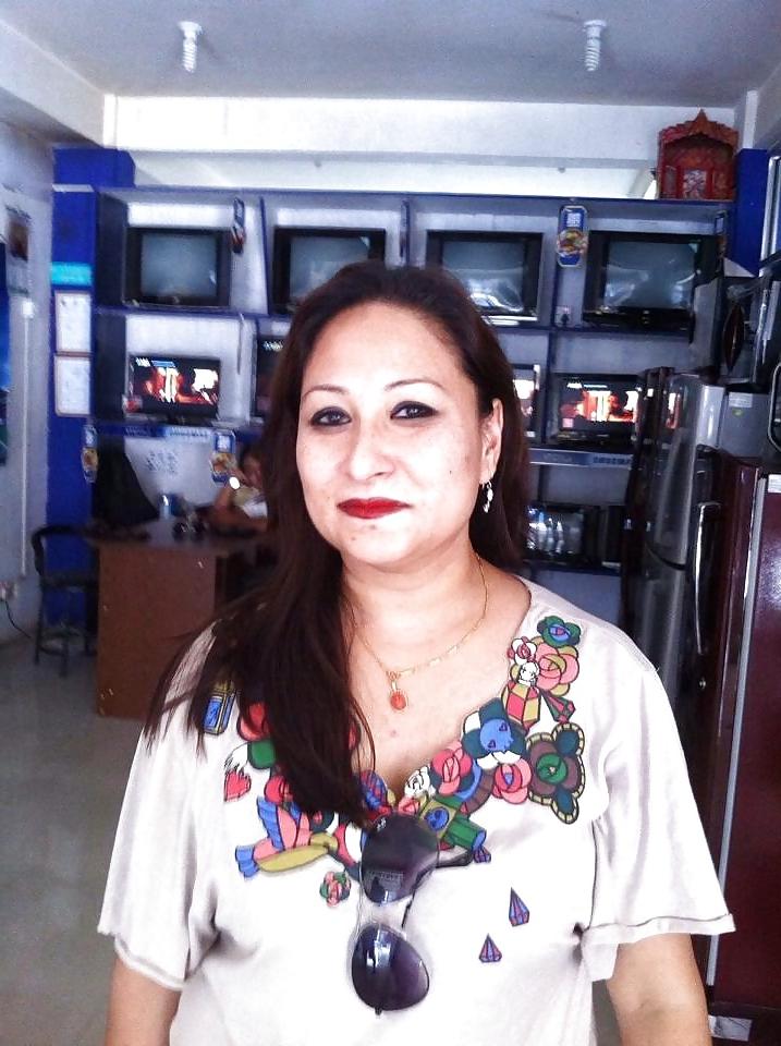 25P Sexy nepali mom (MRS JOSHI)
