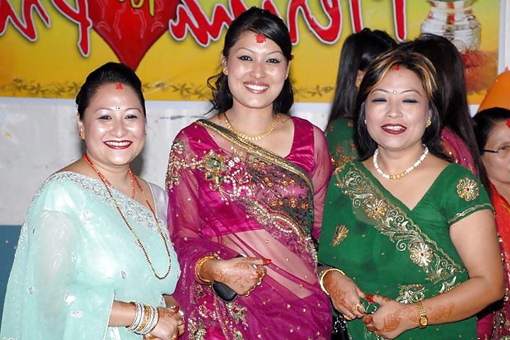 25P Sexy nepali mom (MRS JOSHI)