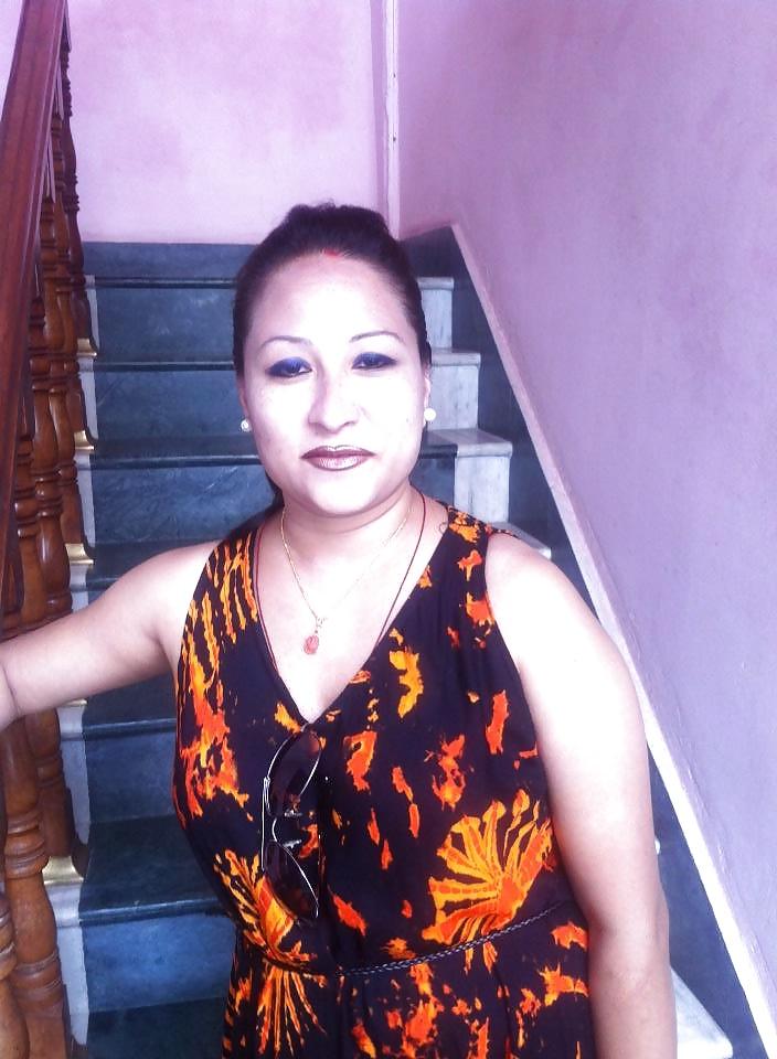25P Sexy nepali mom (MRS JOSHI)