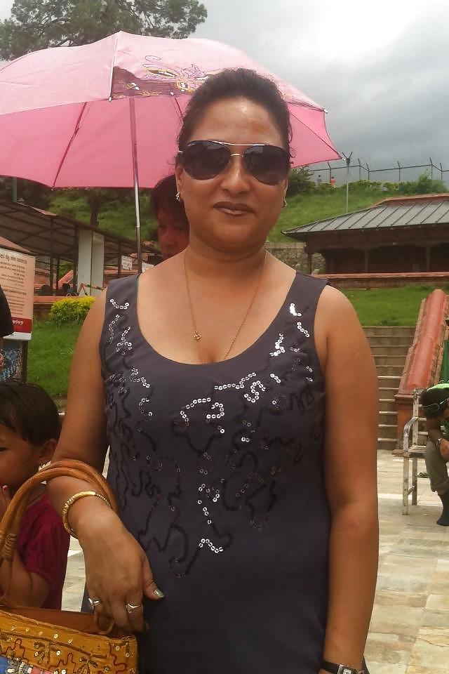 25P Sexy nepali mom (MRS JOSHI)