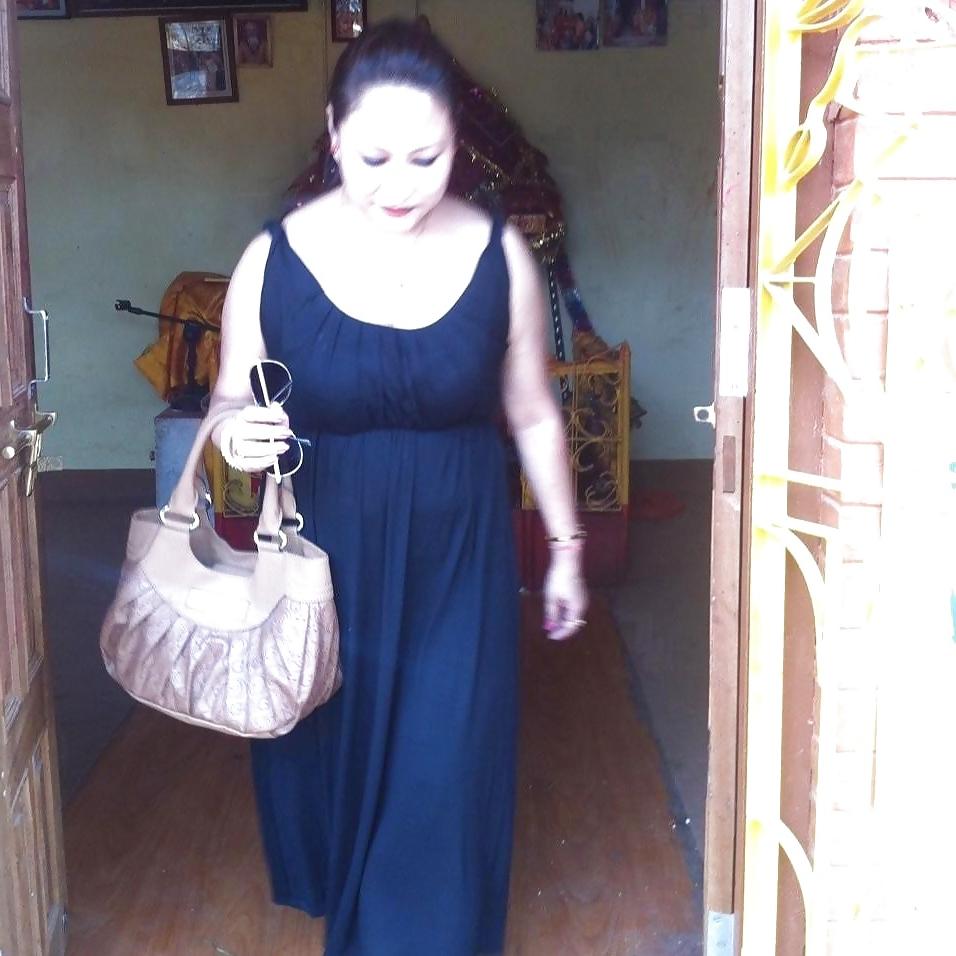 25P Sexy nepali mom (MRS JOSHI)