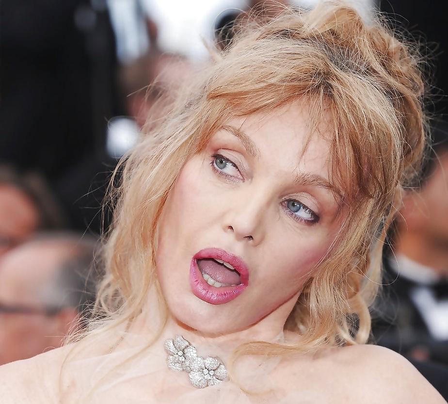 25P Arielle Dombasle french actrice chanteuse