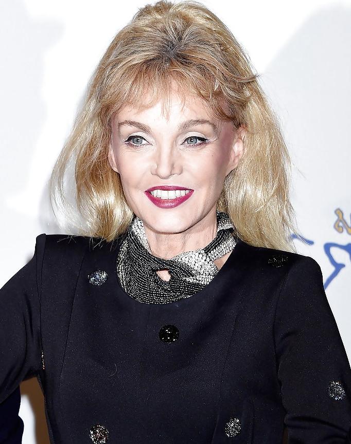 25P Arielle Dombasle french actrice chanteuse
