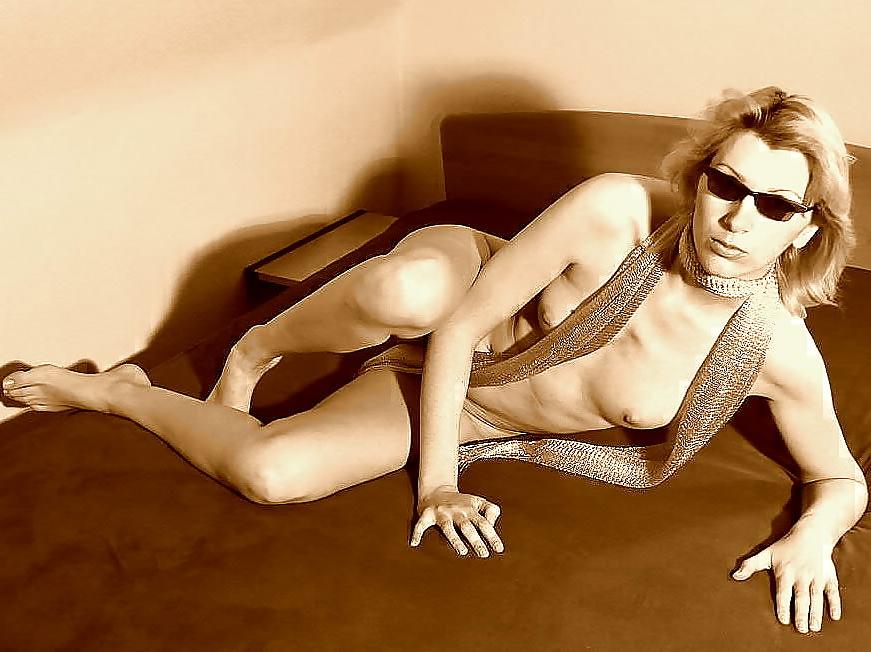 14P Cutie CH-GIRL, from the clothing only sunglasses and a scarf