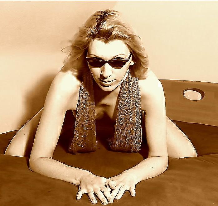 14P Cutie CH-GIRL, from the clothing only sunglasses and a scarf