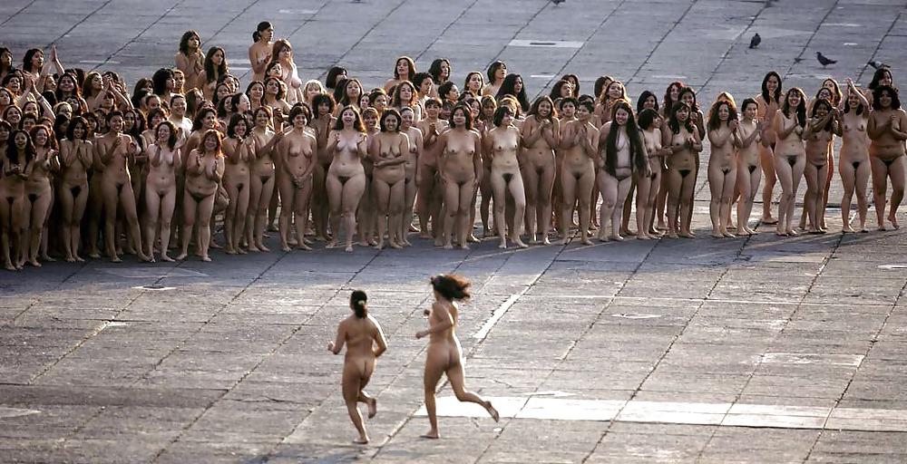 17P LOTS OF NAKED GIRLS TOGETHER