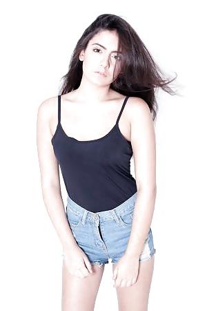 25P Israeli models in shorts and tight jeans