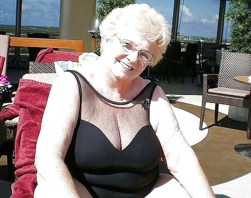 15P Mature-BBW-Ladies 557