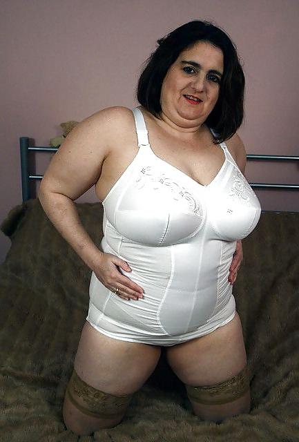 15P Mature-BBW-Ladies 560