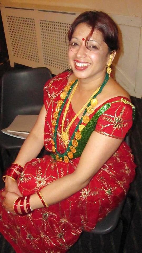 25P Sexy nepali moms (so appealing)