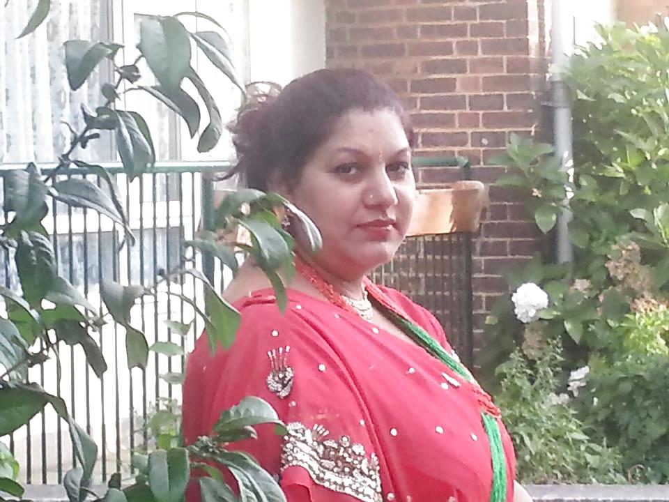 25P Sexy nepali moms (so appealing)