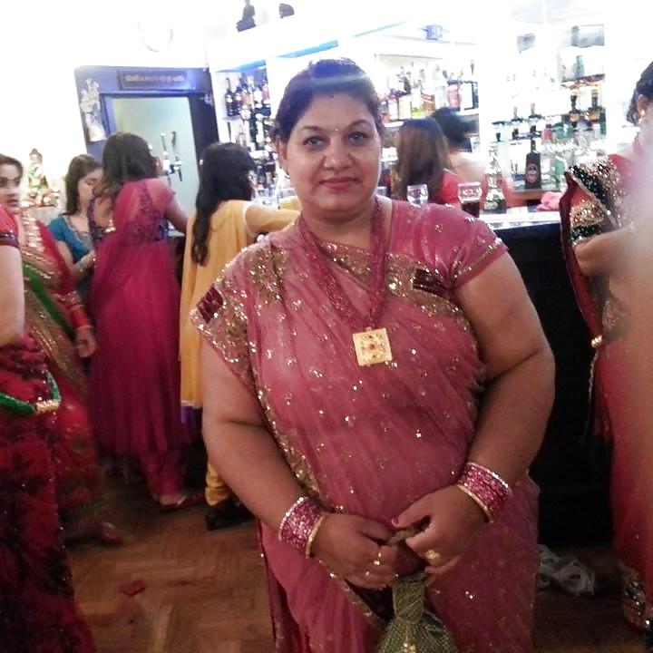 25P Sexy nepali moms (so appealing)