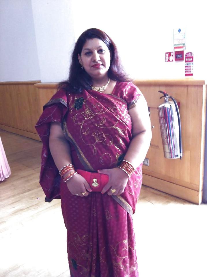 25P Sexy nepali moms (so appealing)