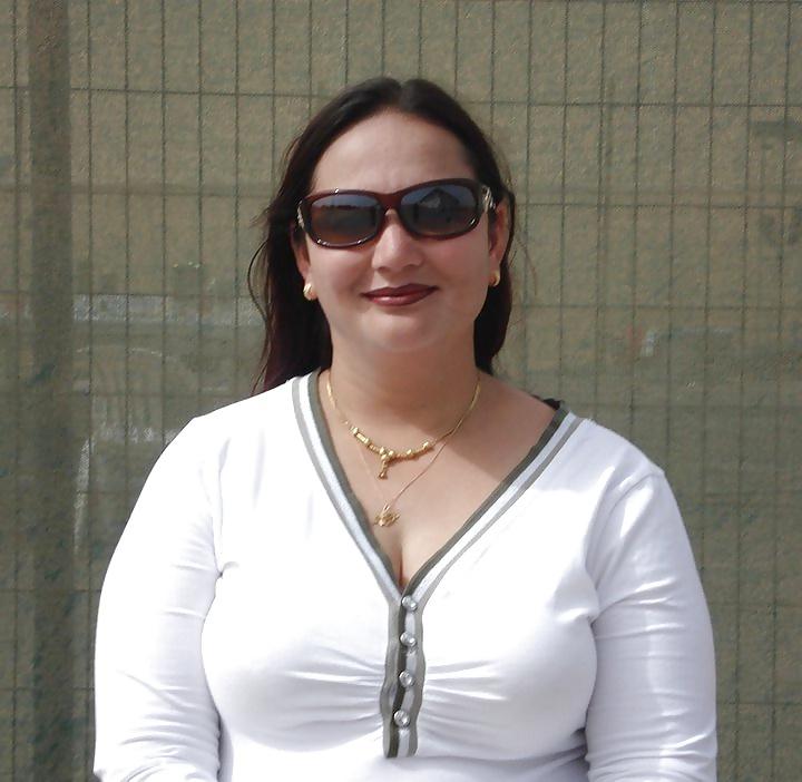 25P Sexy nepali moms (so appealing)