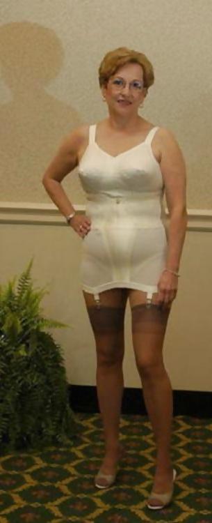 15P Mature-BBW-Ladies 572