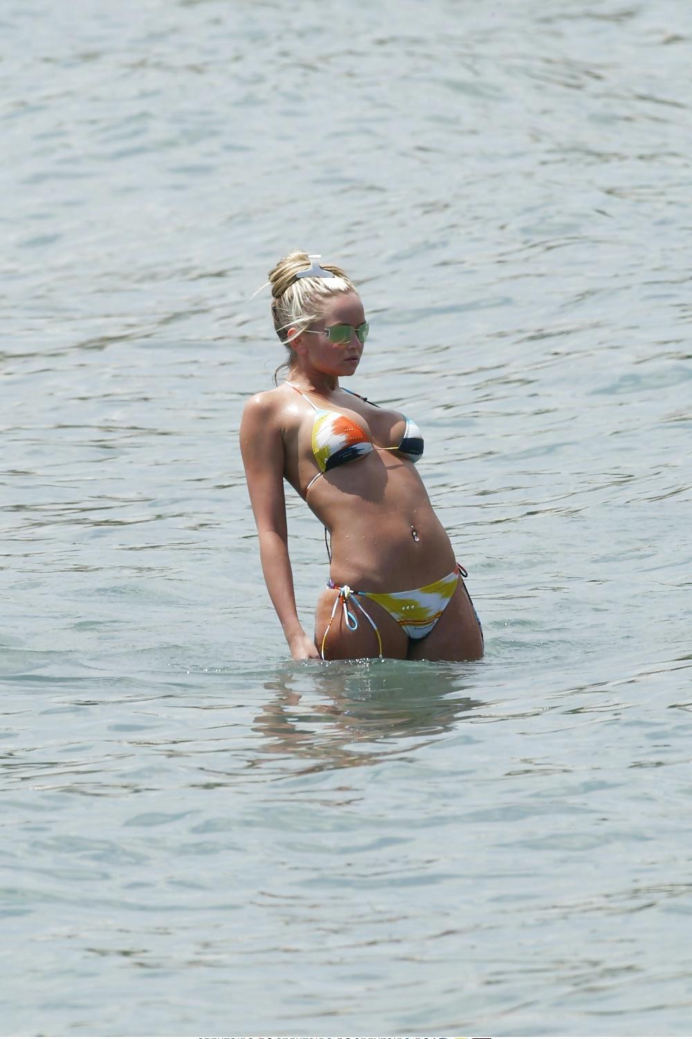 11P Bra Busting Vintage Jennifer Ellison 