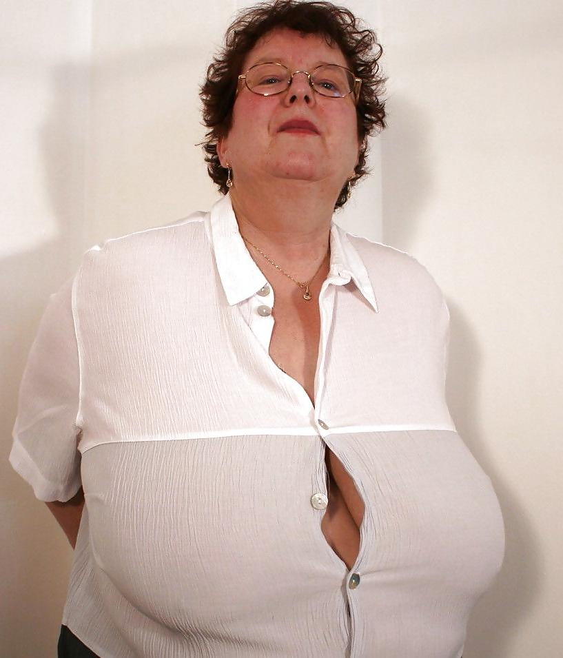15P Mature-BBW-Ladies 571
