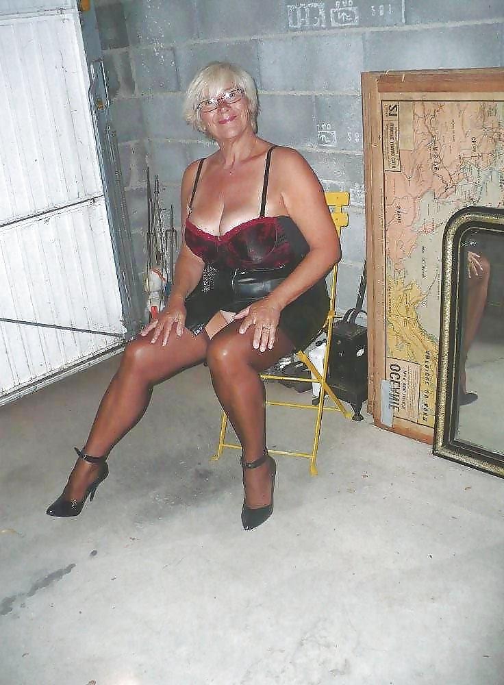 14P BBW and Mature 31 by Searcher1957