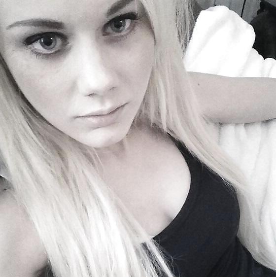 25P Sweet Tina 20 yo Amateur Tattoo whore make hard CMTS