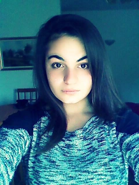14P Ragazza italiana dal culetto sexy - Italian teen sexy ass