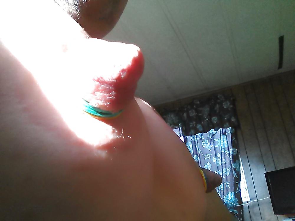 15P Pumping and beer bottle in ass !
