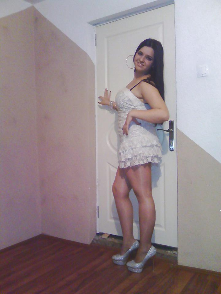 22P Ana Macedonaian fuck meat i like to fuck and cum on her tits