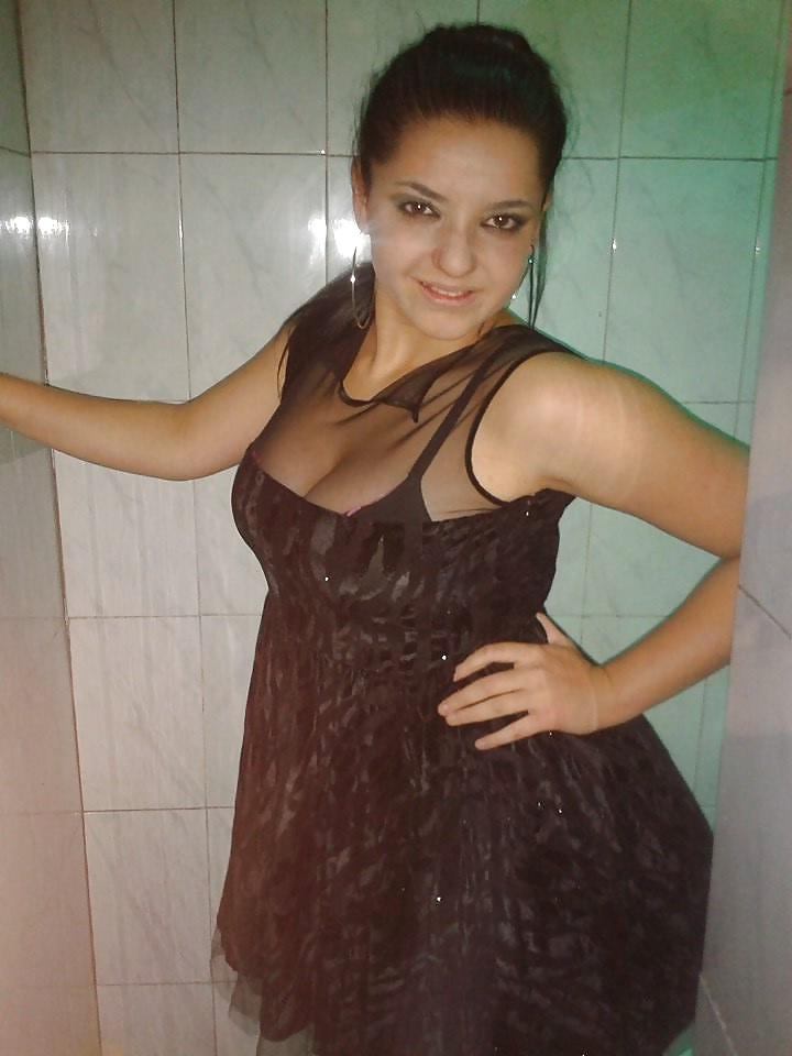 22P Ana Macedonaian fuck meat i like to fuck and cum on her tits