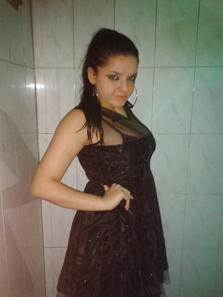 22P Ana Macedonaian fuck meat i like to fuck and cum on her tits