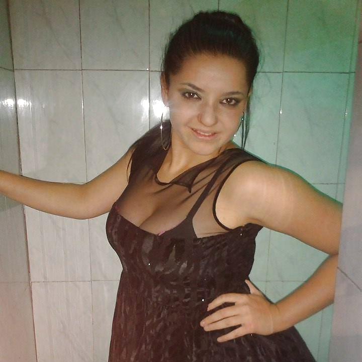 22P Ana Macedonaian fuck meat i like to fuck and cum on her tits