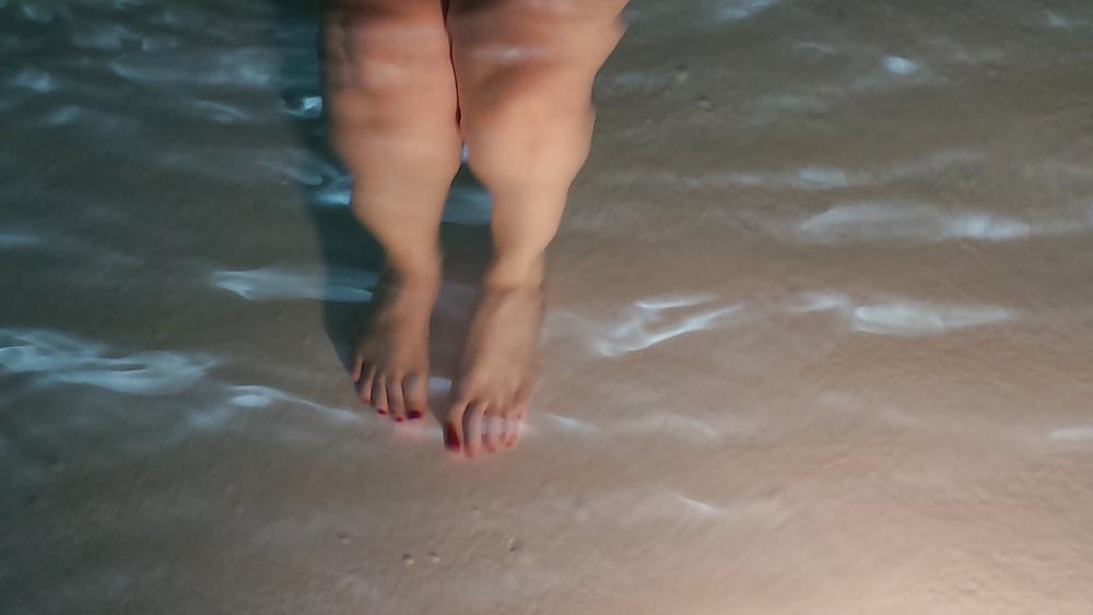 25P Mrs. MILF Slut Showing off T&A Again...Pool Side