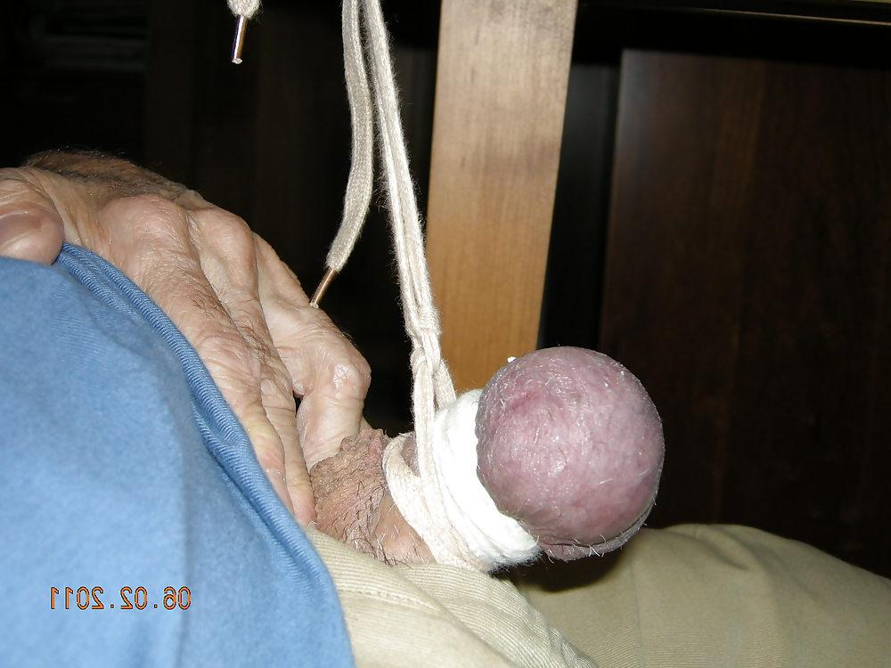 4P CBT-Hang Body by Balls Using Sneaker Lace 