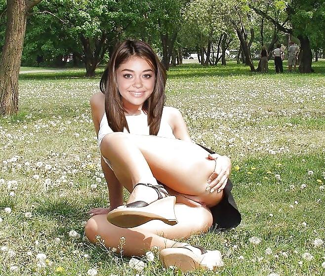 12P Fakes Sarah Hyland 