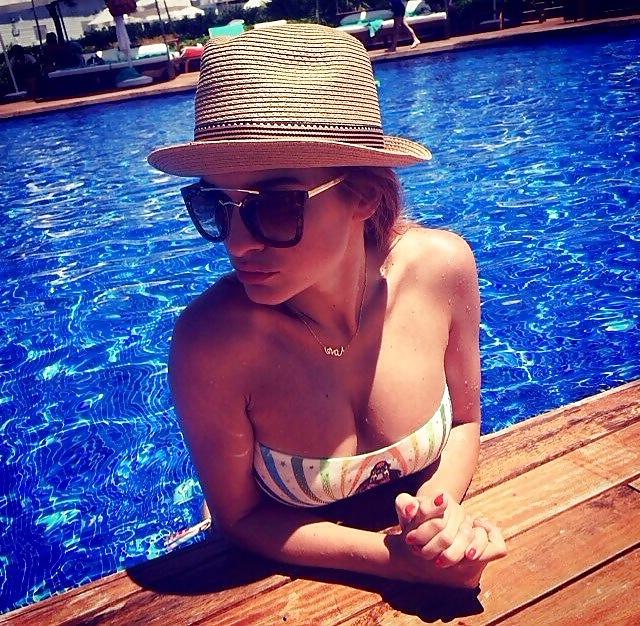 25P Stunning & Sexy Armenian Woman and her Russian Boyfriend #2