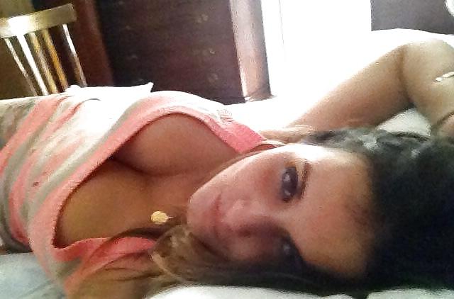 11P Busty 30 y.o. italian chick