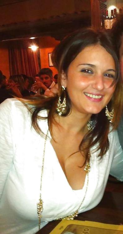 11P Busty 30 y.o. italian chick