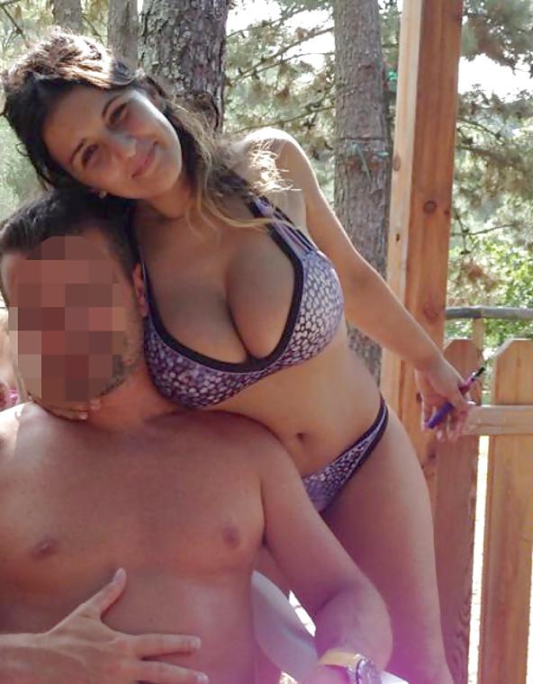 11P Busty 30 y.o. italian chick