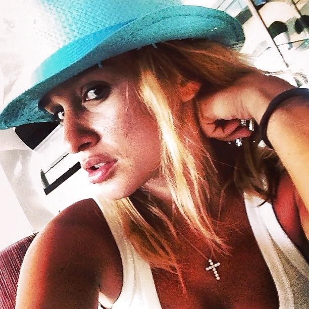 24P Stunning & Sexy Armenian Woman and her Russian Boyfriend #4