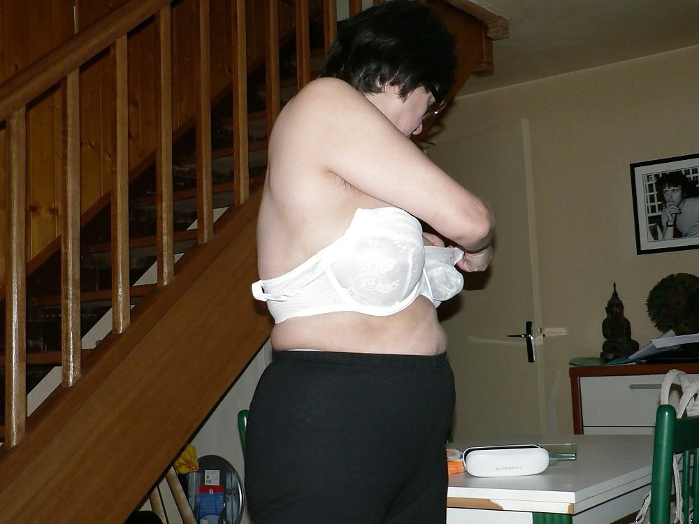 14P Busty hairy GILF