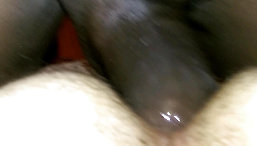 8P Atacada por una vergota negra