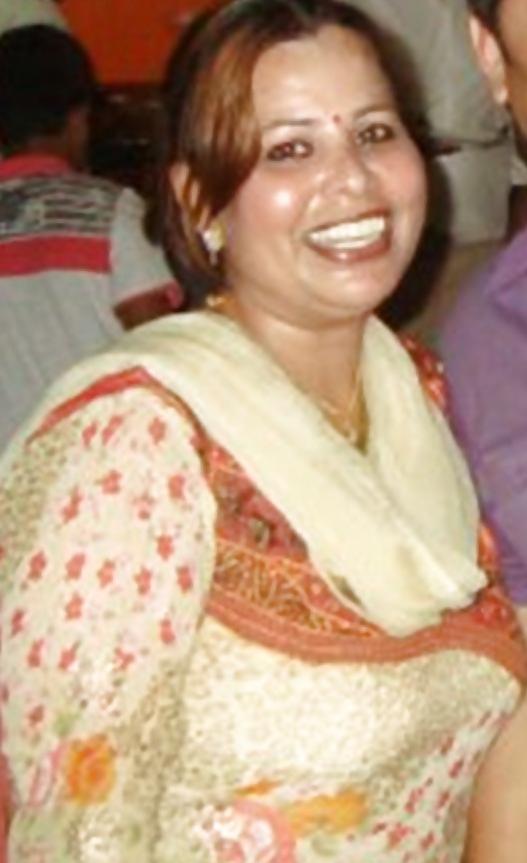 19P Mrs Neeta ( sexy nepali milf for fuck)