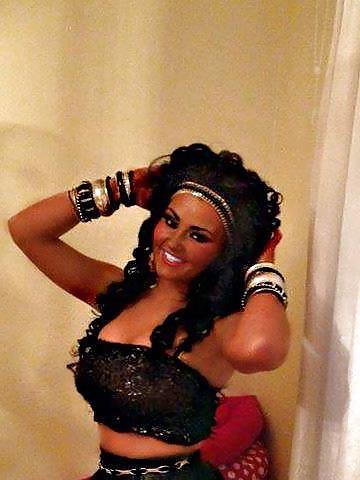 25P I'd Fuck The Fake Tan Off Her
