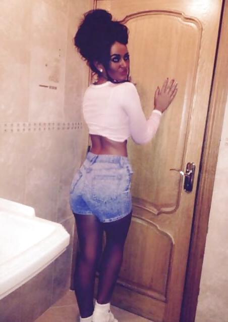 25P I'd Fuck The Fake Tan Off Her