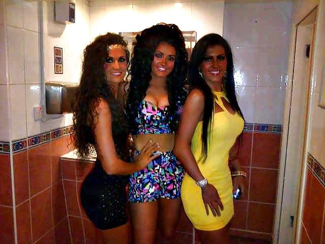 25P I'd Fuck The Fake Tan Off Her