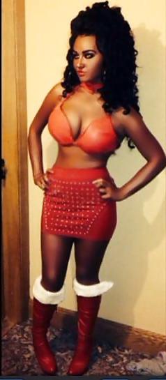 25P I'd Fuck The Fake Tan Off Her